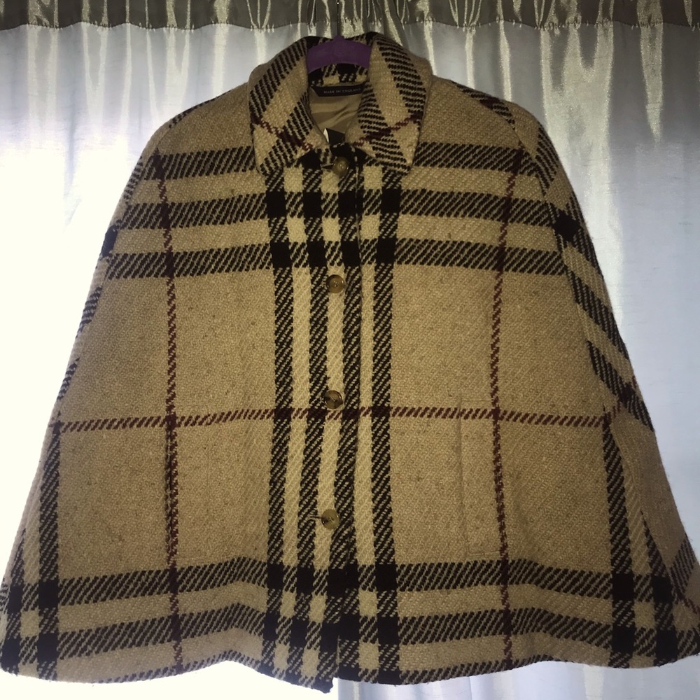 Vintage BURBERRY capelet.